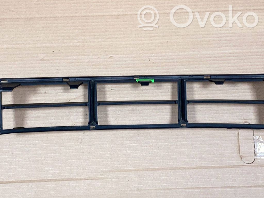 Front bumper lower grill   51118235671