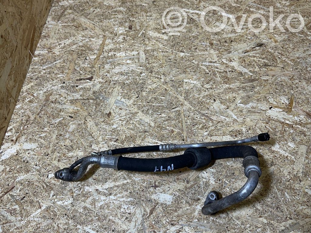 BMW 3 E90 E91 Ilmastointilaitteen putki (A/C) 