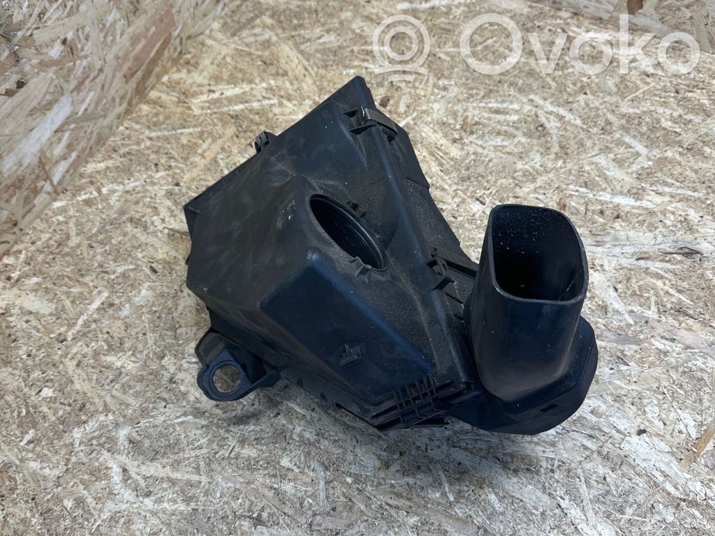 Air filter box   7797460,LP158401