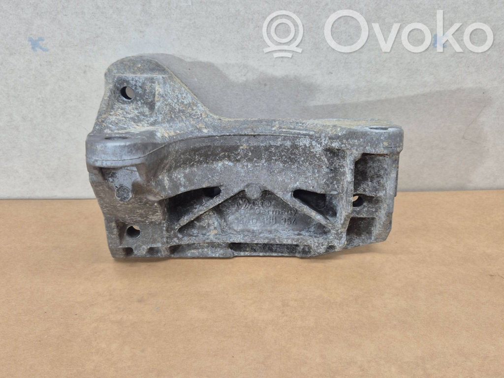 Audi A6 S6 C4 4A Engine mounting bracket 
