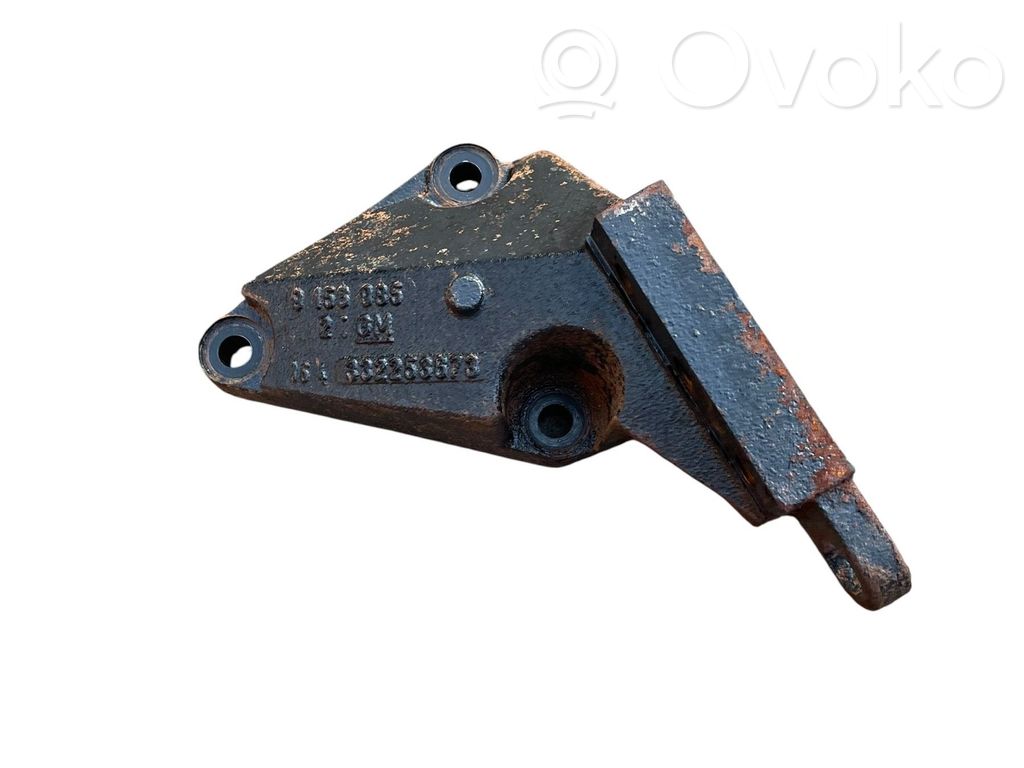 Opel Astra H Engine mounting bracket 