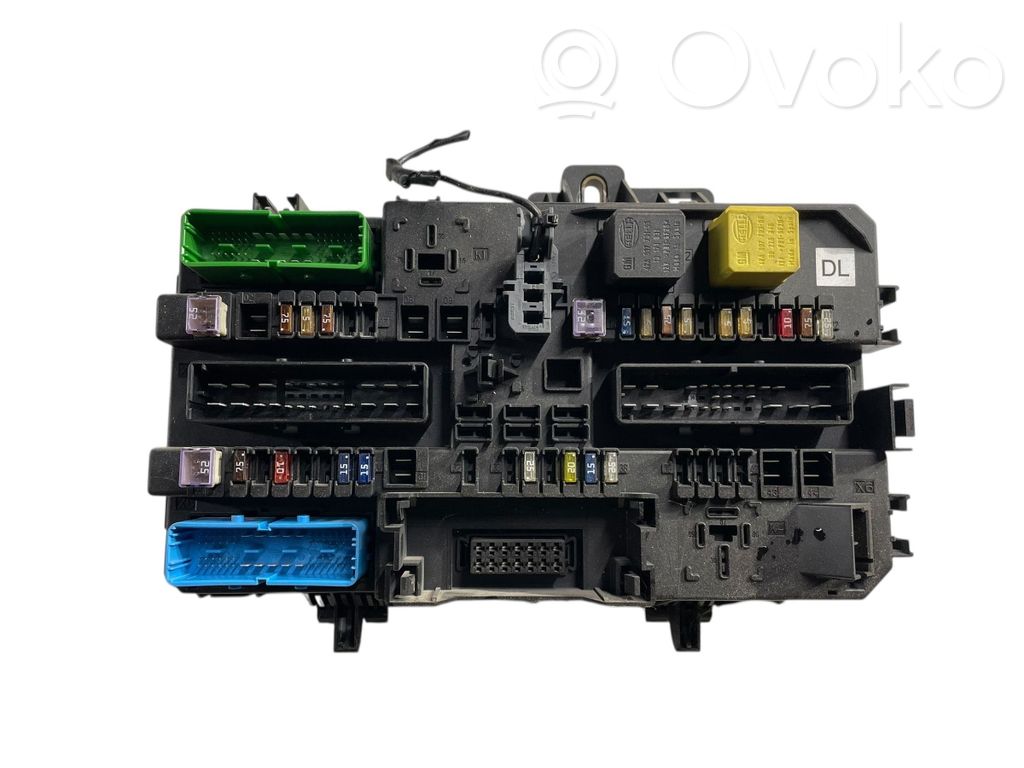 Opel Astra H Fuse module 