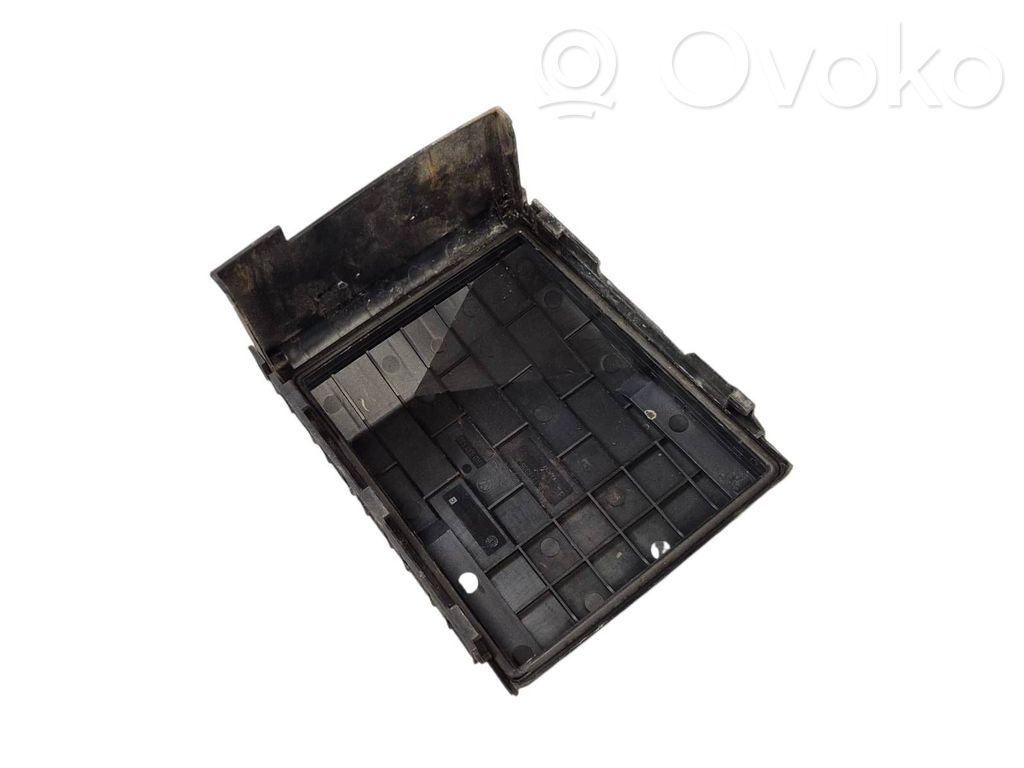 Volkswagen Golf V Coperchio scatola dei fusibili 
