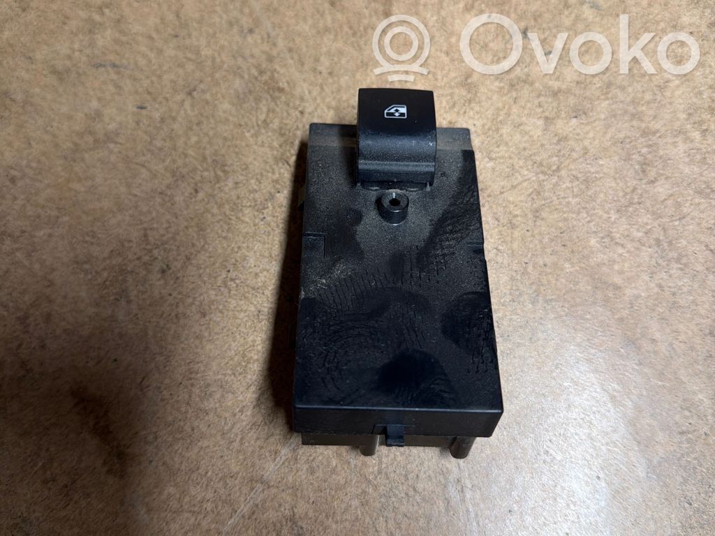 Electric window control switch   13301886,120632