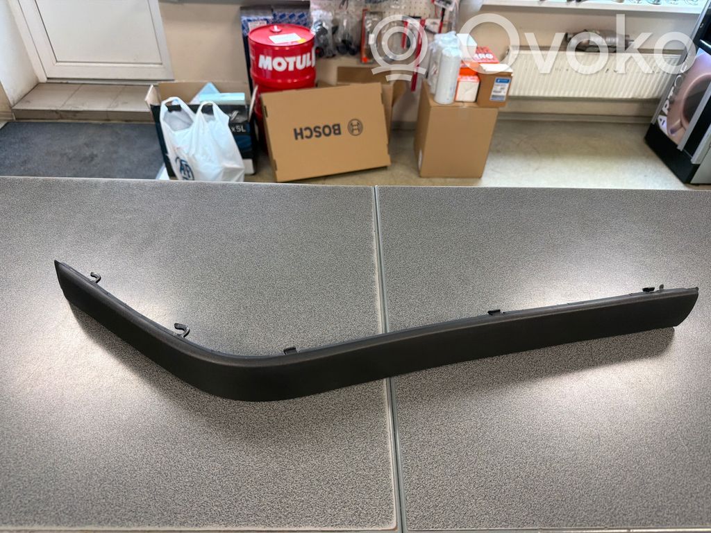 Front bumper splitter molding   51118146077