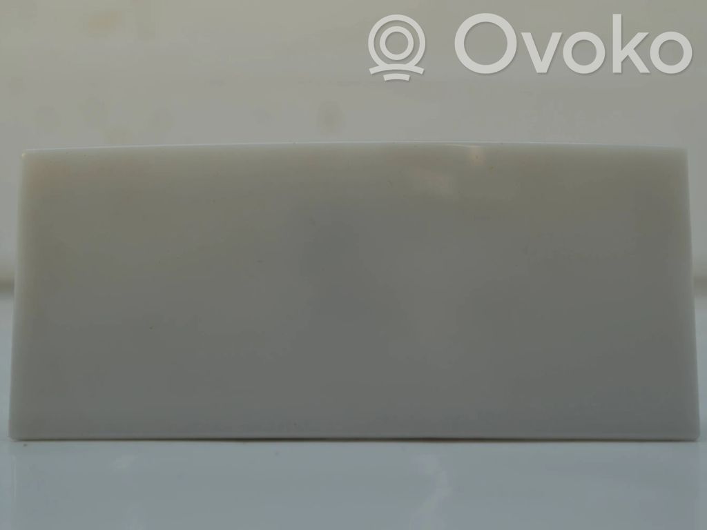 Etuistuimen valo   438852