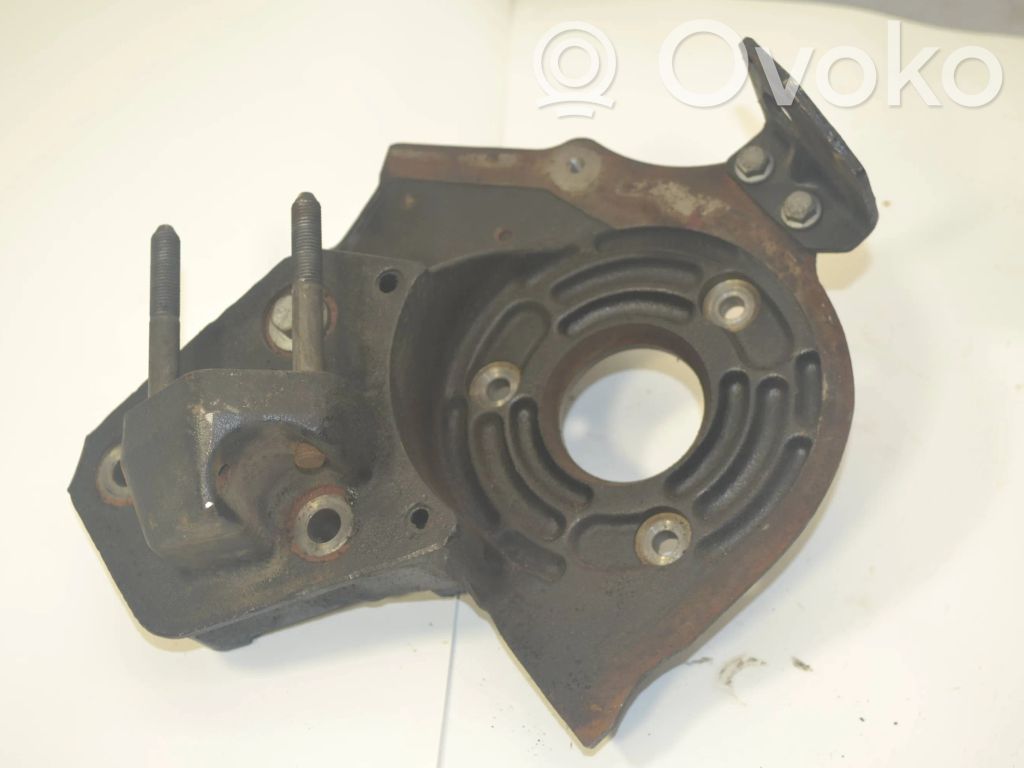Volvo V50 Engine mounting bracket 