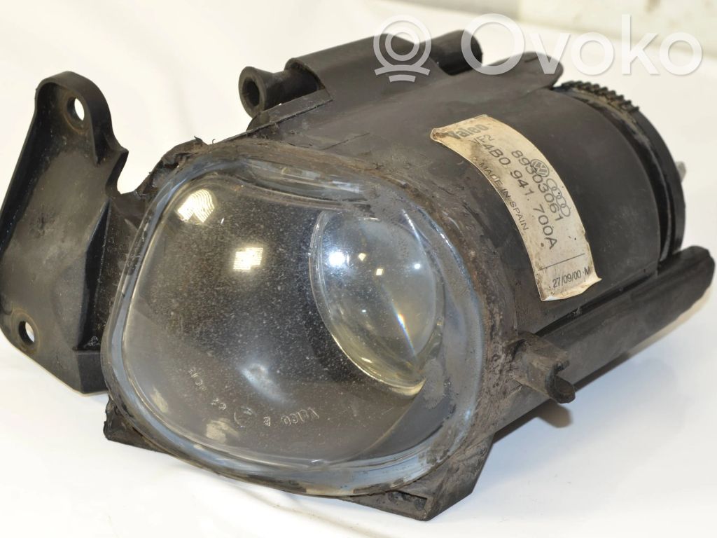 Luz de niebla delantera   4B0941700A,89303061