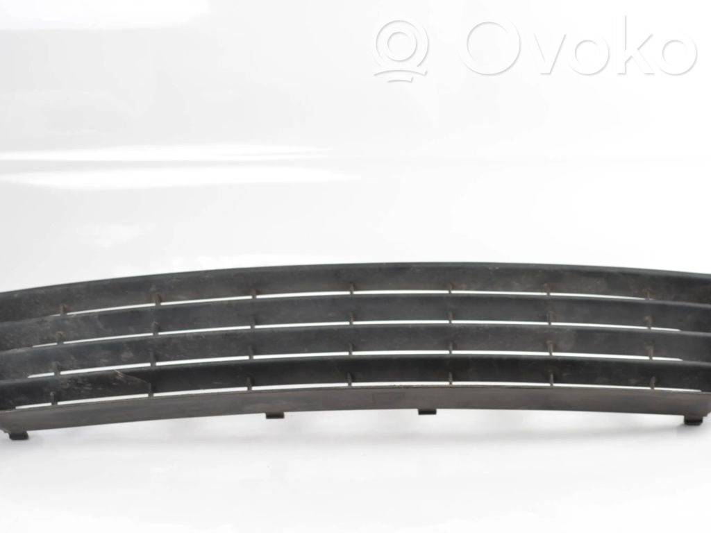 Volkswagen Golf Plus Front bumper lower grill 