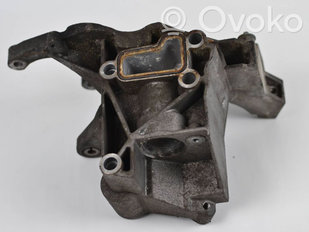 Audi A4 S4 B8 8K Power steering pump mounting bracket 