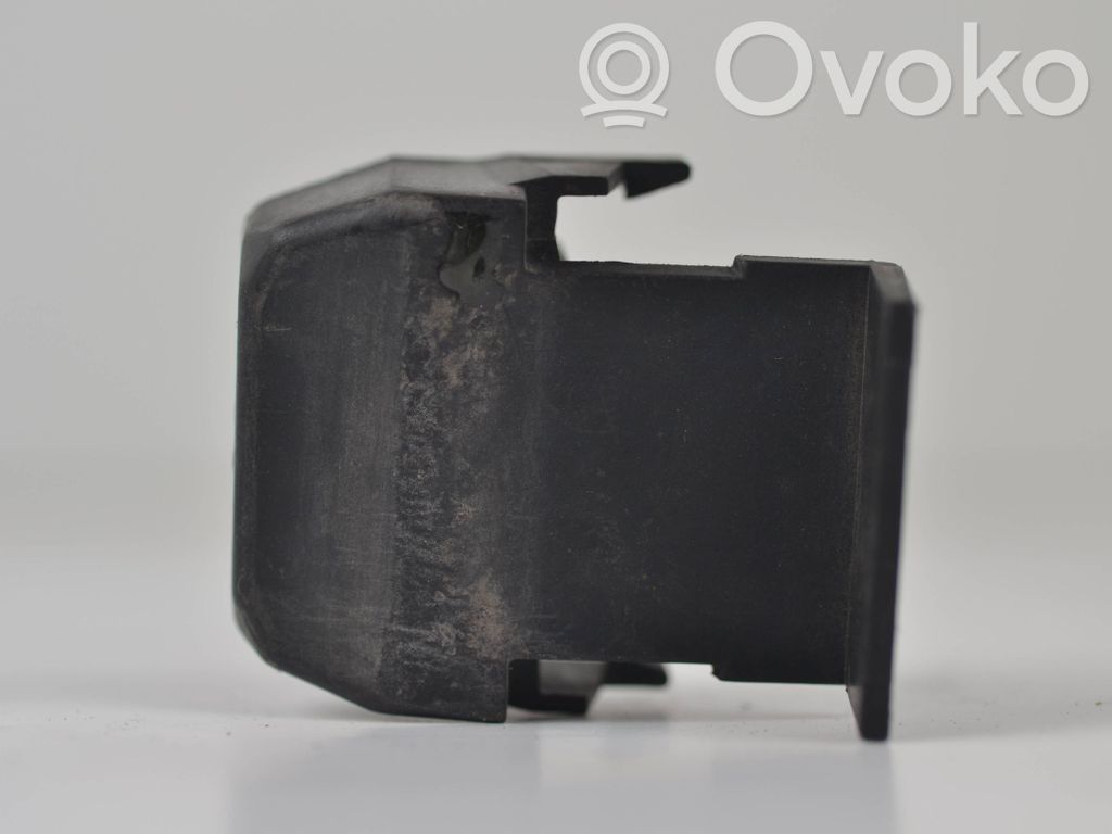 Front bumper mounting bracket   4F0807255,DN13673