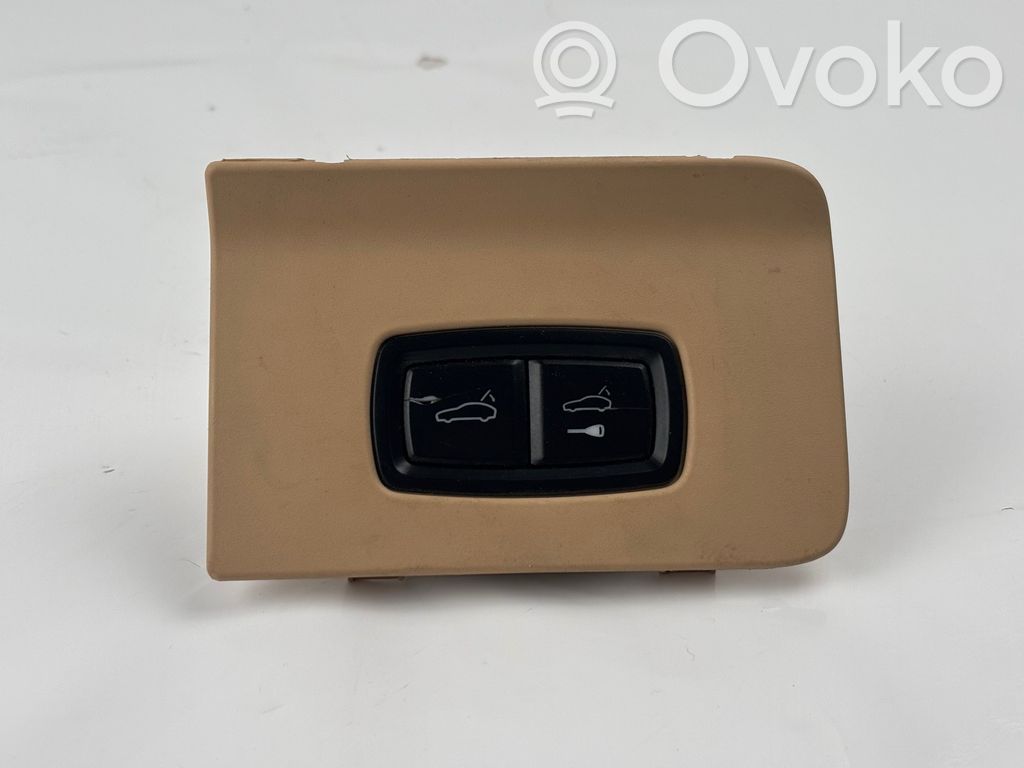 Porsche Panamera (970) Tailgate/boot open switch button 