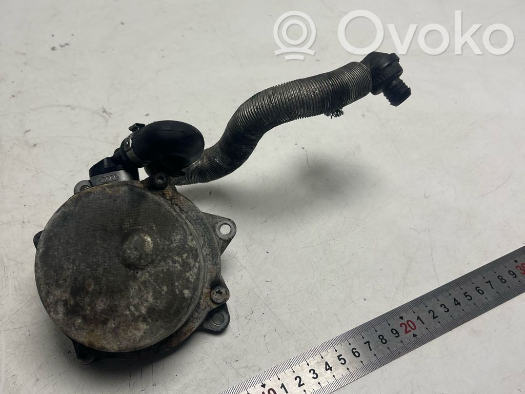 Audi A4 S4 B7 8E 8H Pompă vacuum 