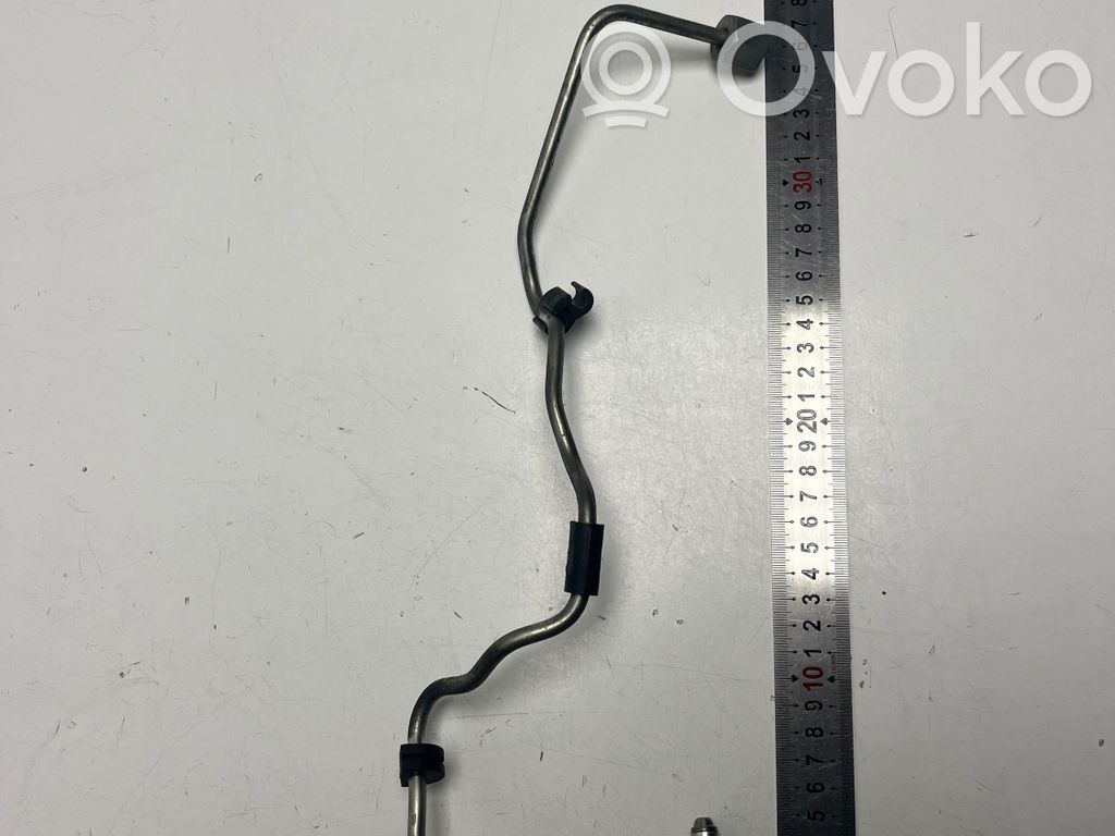 BMW 5 GT F07 Fuel line pipe 