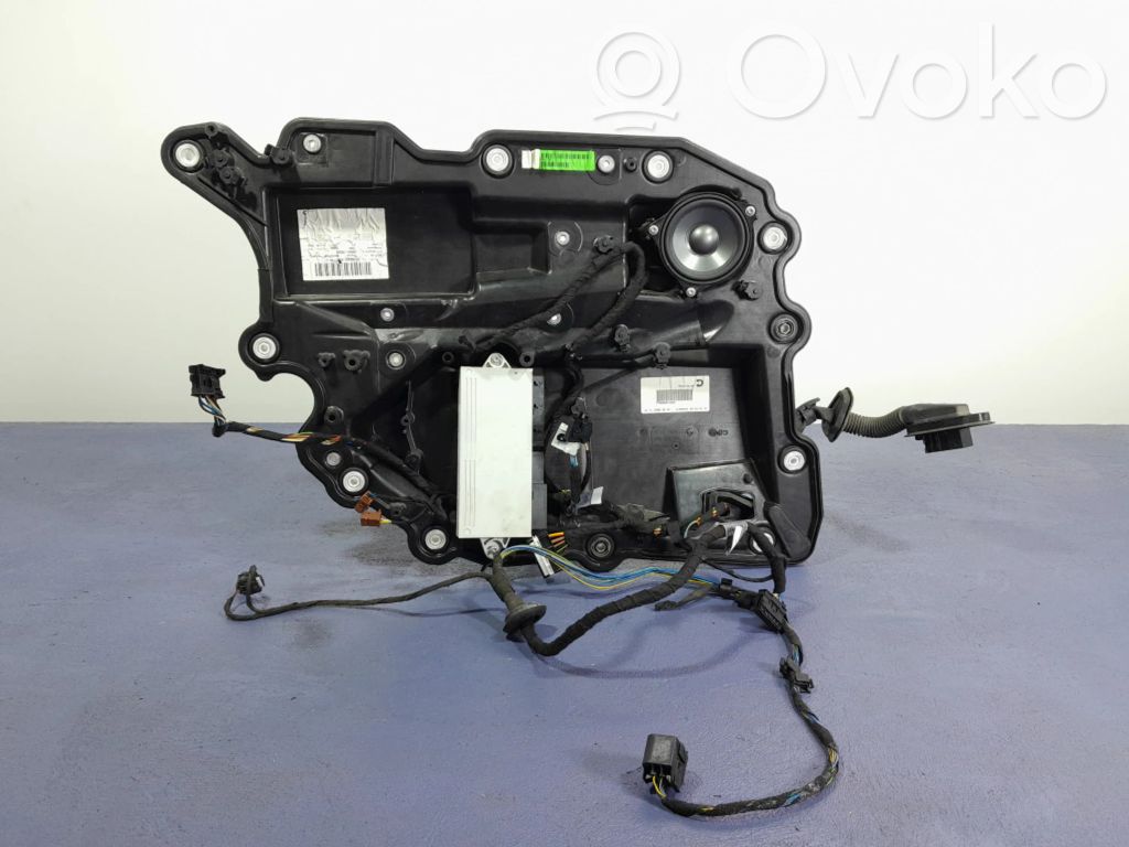 BMW 7 E65 E66 Dzinēja pārsega skaņas izolācija 