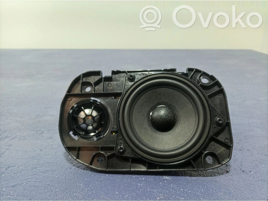 BMW 1 F40 Enceinte subwoofer 