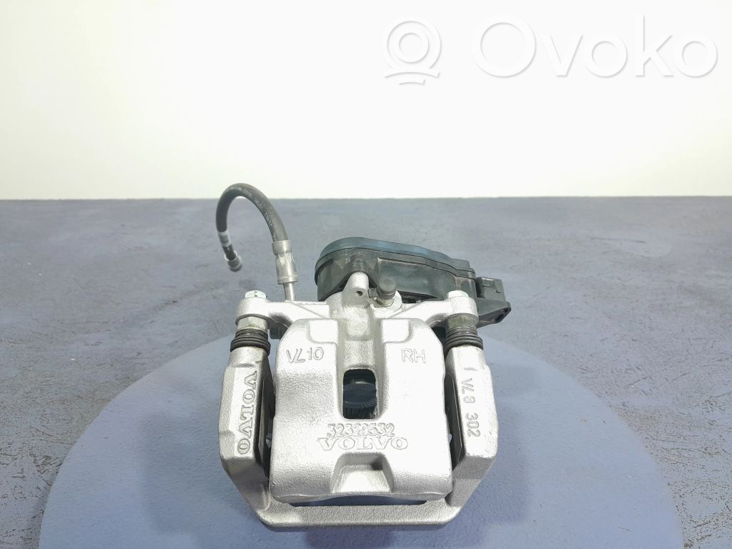 Volvo XC40 Задний суппорт 