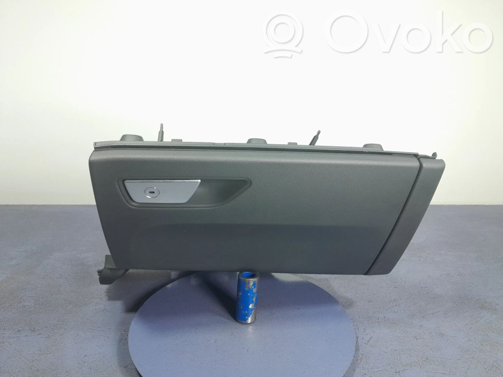 Audi A8 S8 D2 4D Guantera 