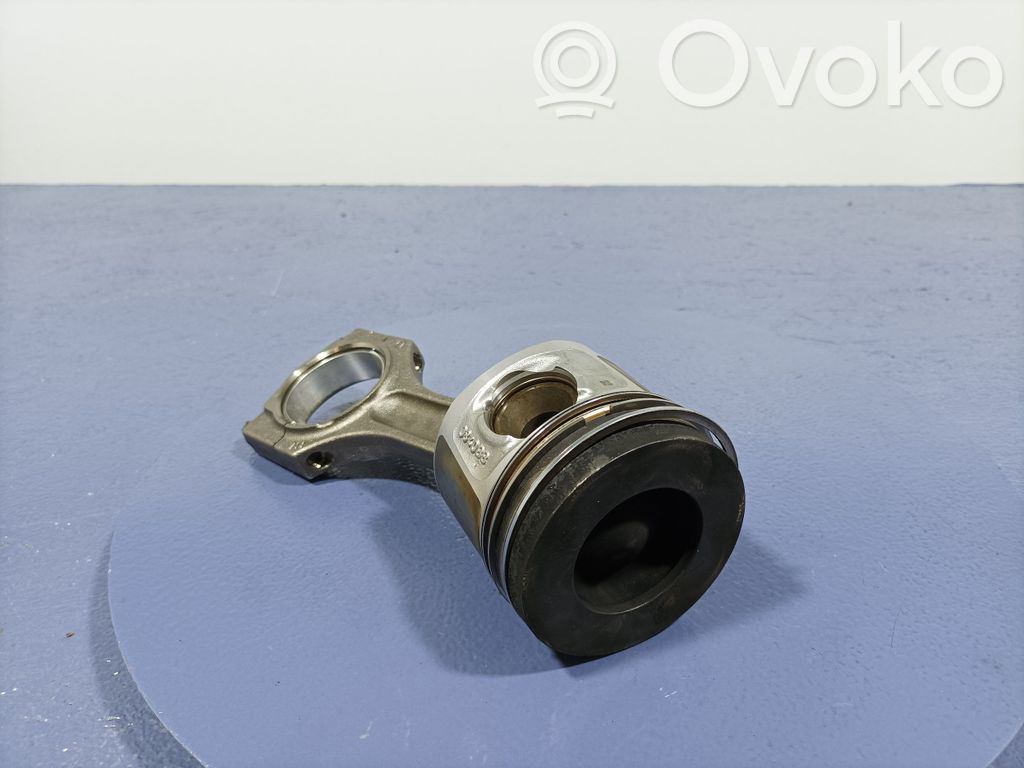 BMW X1 E84 Piston 