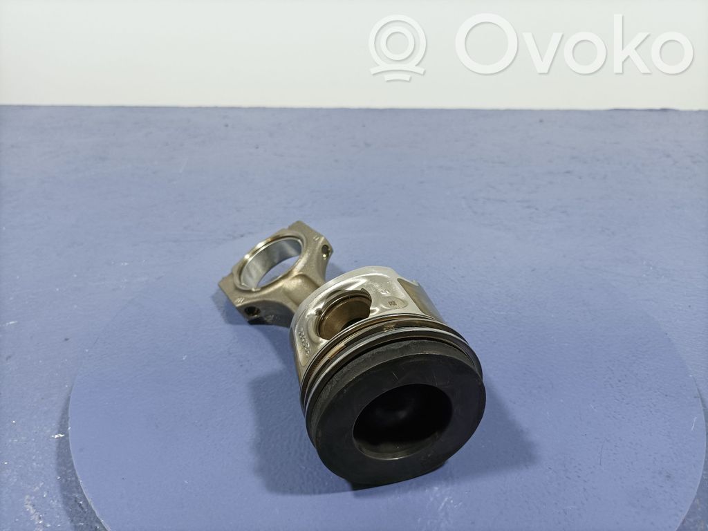 BMW X1 E84 Piston 
