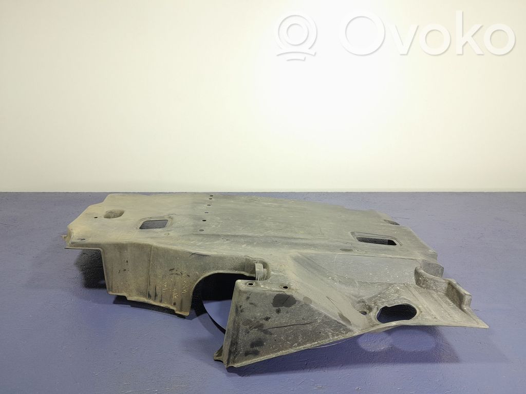 Toyota Corolla E10 Protector/cubierta de la carrocería inferior delantera 