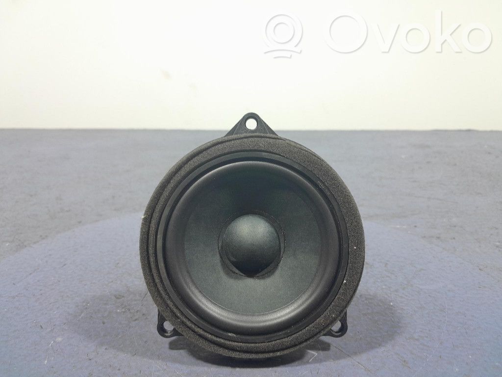 BMW X5 G05 Altavoz subwoofer 