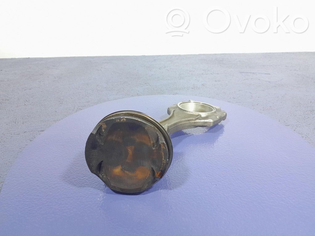 Piston