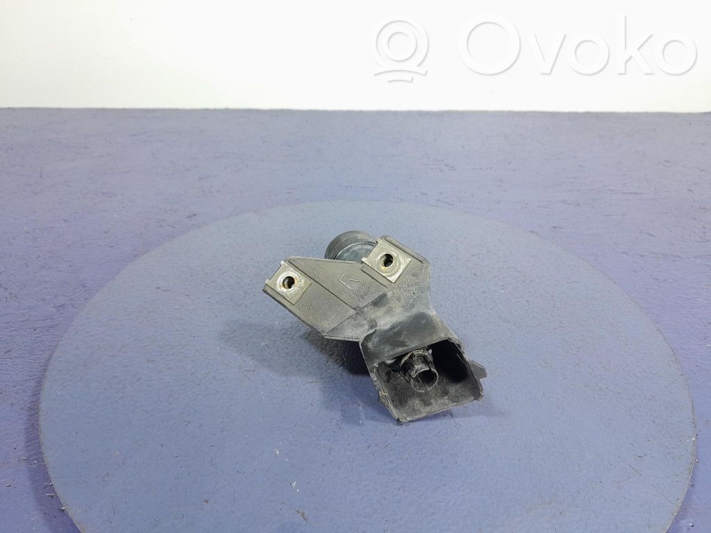 Toyota Avensis T250 Ugello a spruzzo lavavetri per parabrezza