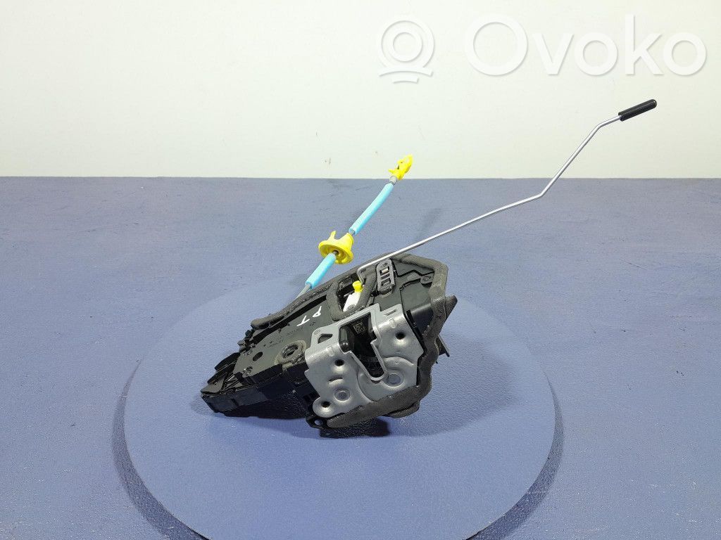 BMW 2 F45 Zamek drzwi tylnych 