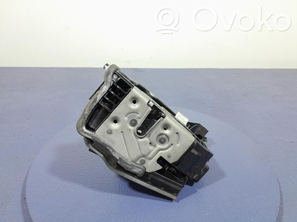 BMW M5 F90 Zamek drzwi tylnych 