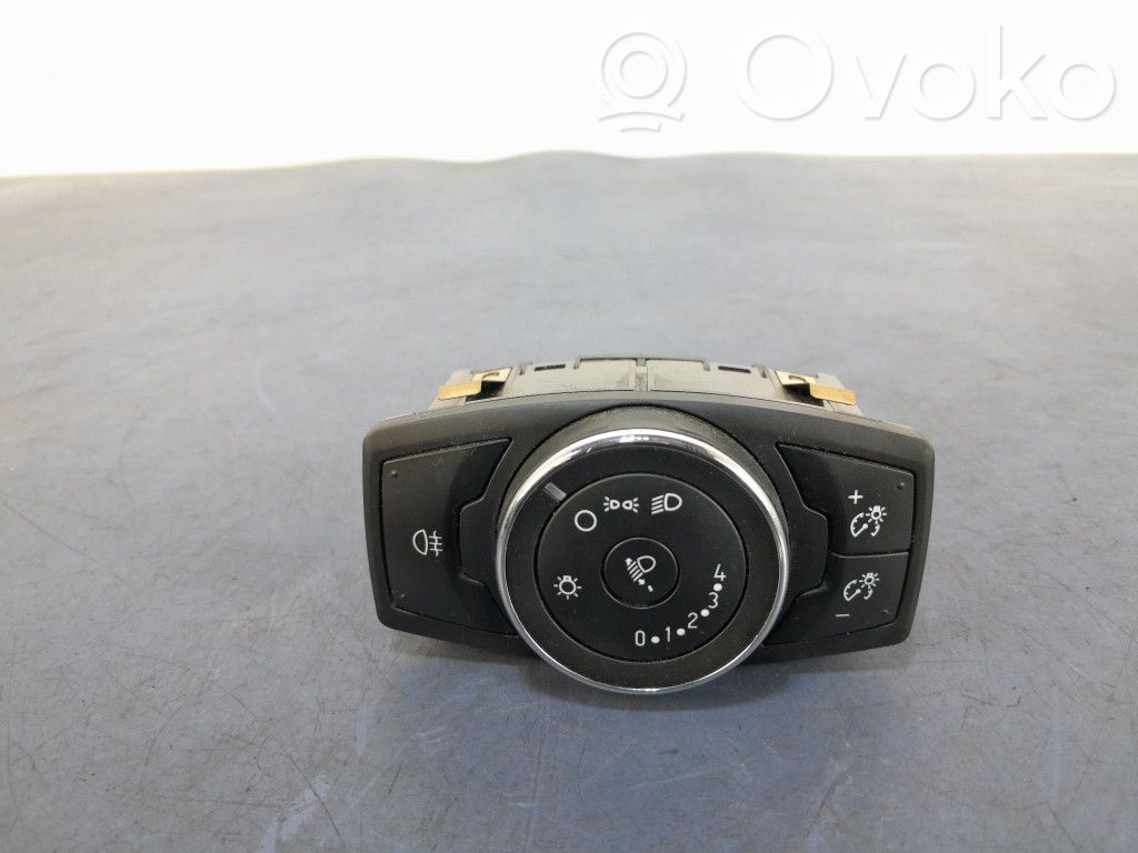 Ford Courier Lukturu slēdzis 