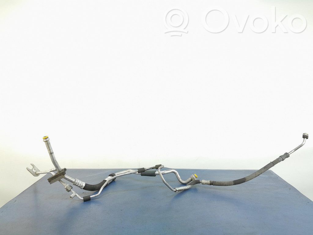 Audi A4 S4 B7 8E 8H Ilmastointilaitteen putki (A/C) 