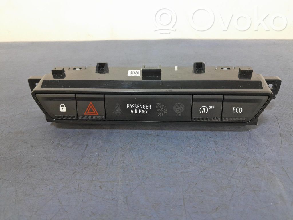Dacia Jogger Hazard light switch 