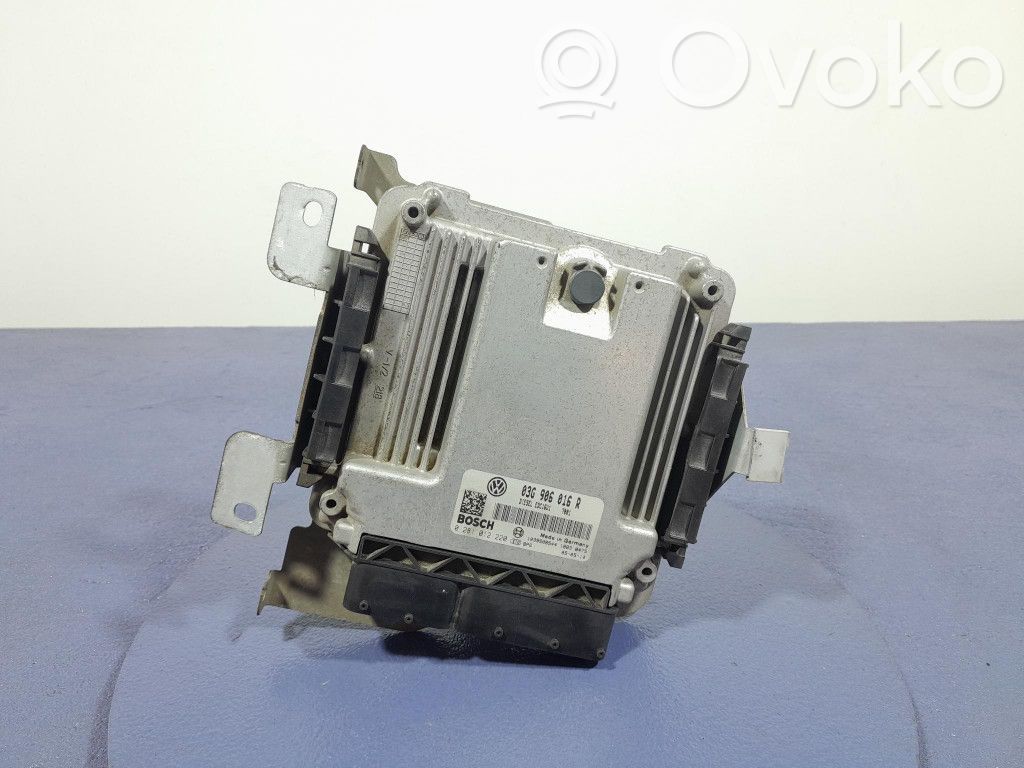 Volkswagen Golf Plus Motorsteuergerät ECU 