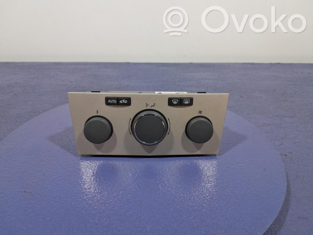 Opel Astra H Climate control unit 