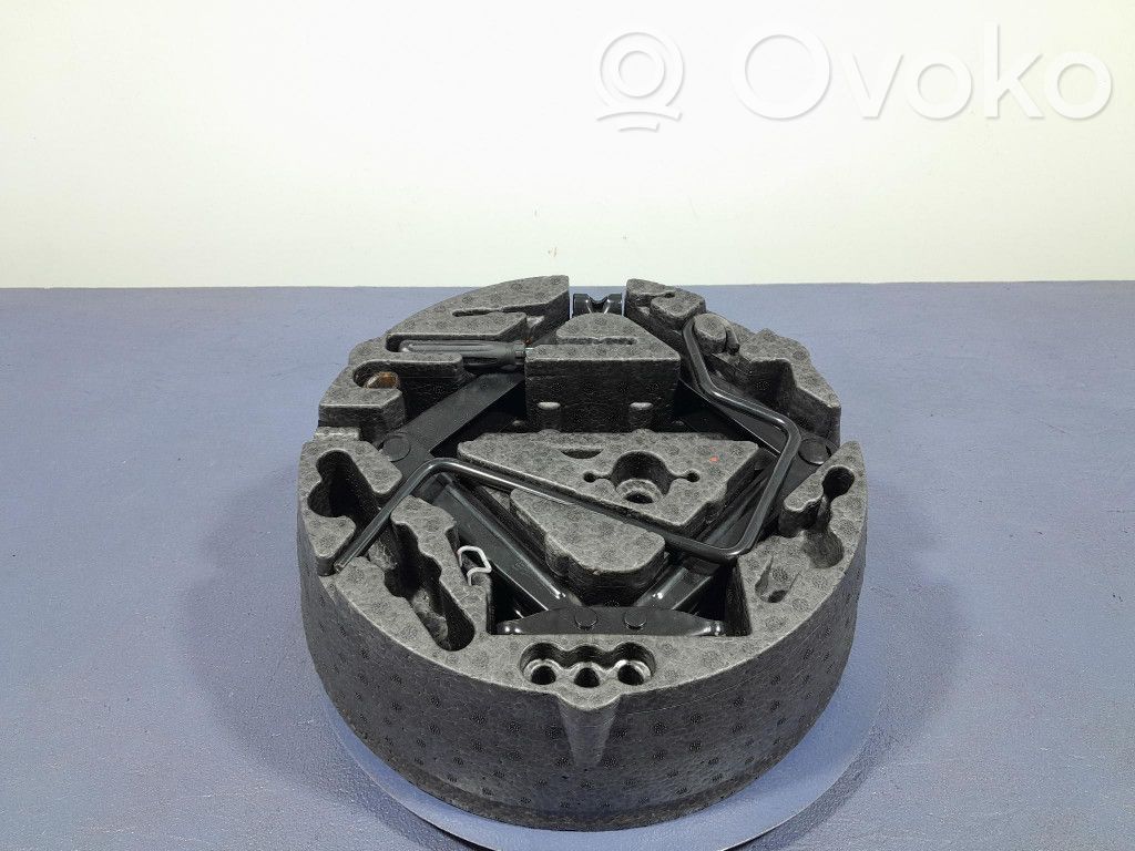 Opel Astra H Garniture panneau latérale du coffre