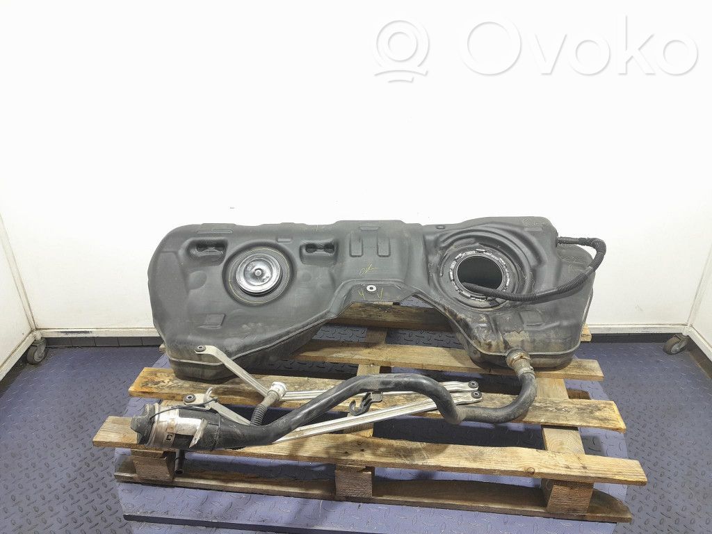 Fuel tank   7449039,7449039