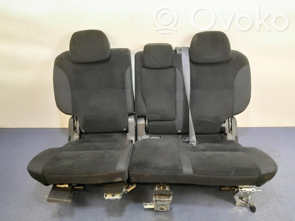 Mitsubishi Outlander Al doilea rând de scaune 