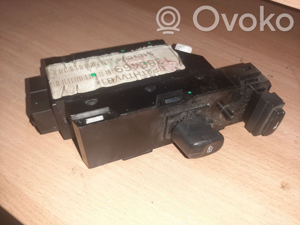 Volvo V70 Electric window control switch 