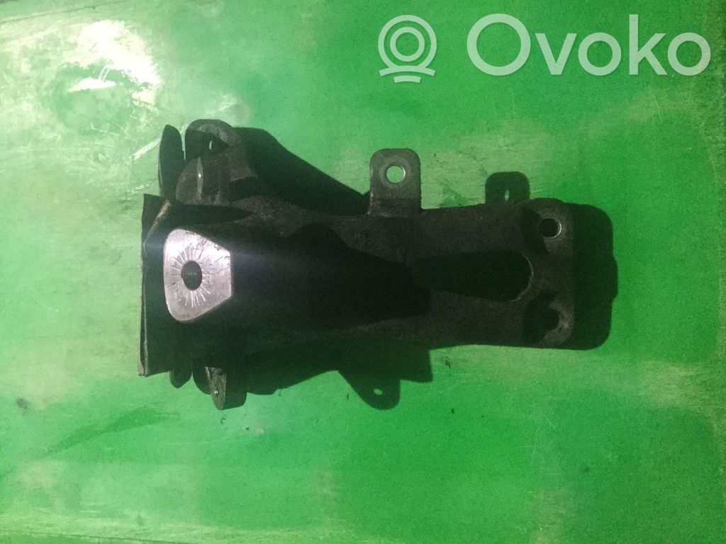 Audi A4 S4 B8 8K Engine mounting bracket 
