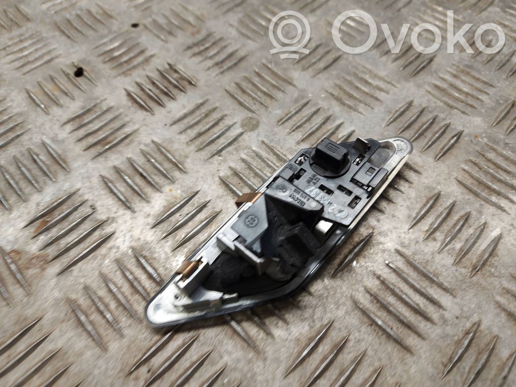 Takaistuimen valo   8375586