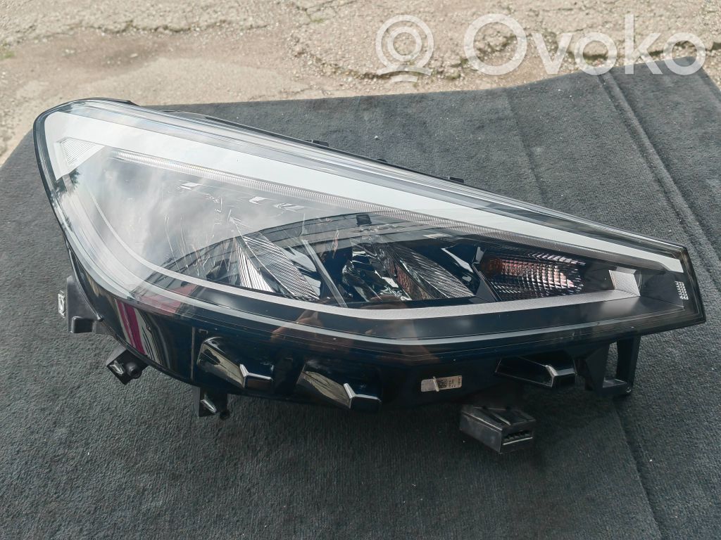 Volkswagen ID.4 Lampa przednia 