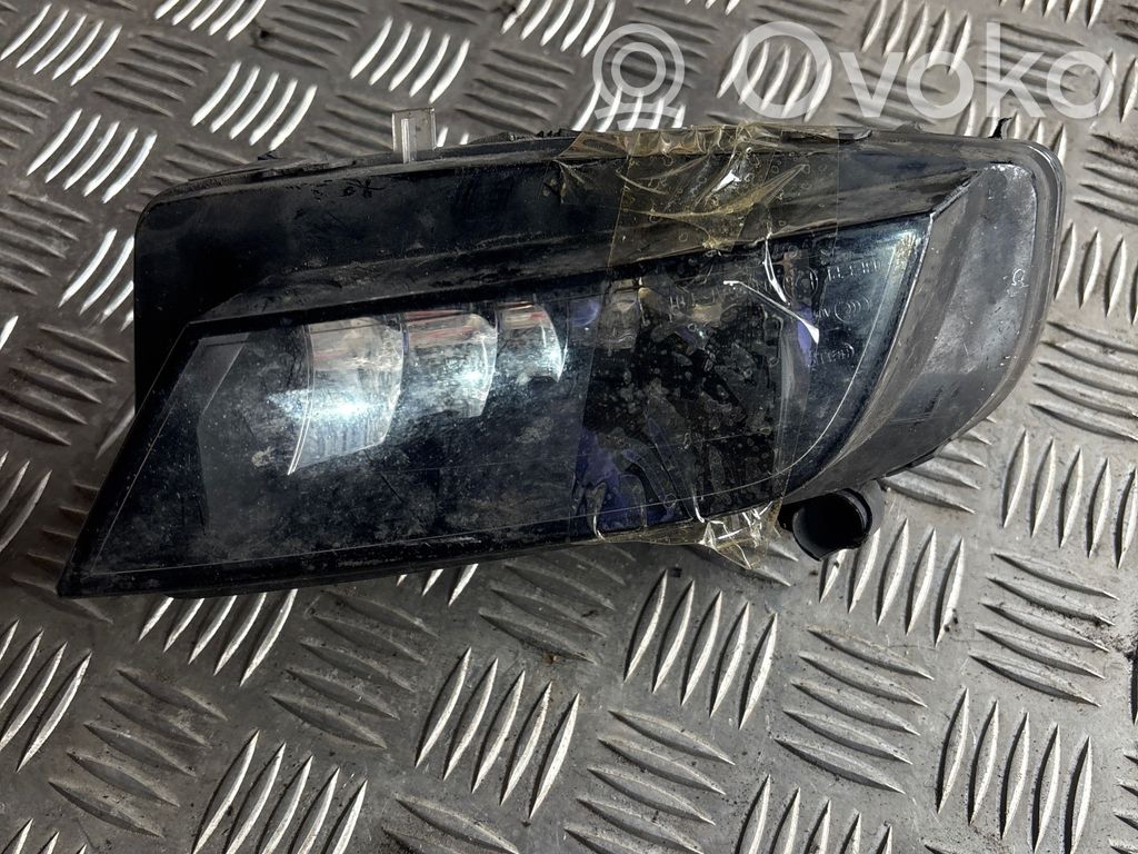 Audi A4 S4 B8 8K Światło przeciwmgłowe przednie 