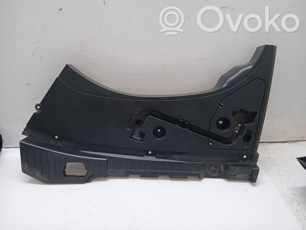 BMW 7 E65 E66 Rear/tail light trim molding 