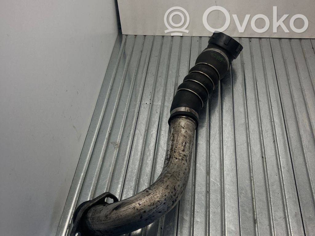 Intercooler hose/pipe   7790089
