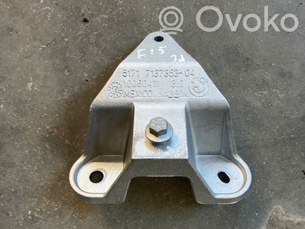 BMW X5 F15 Steering rack mounting bracket 
