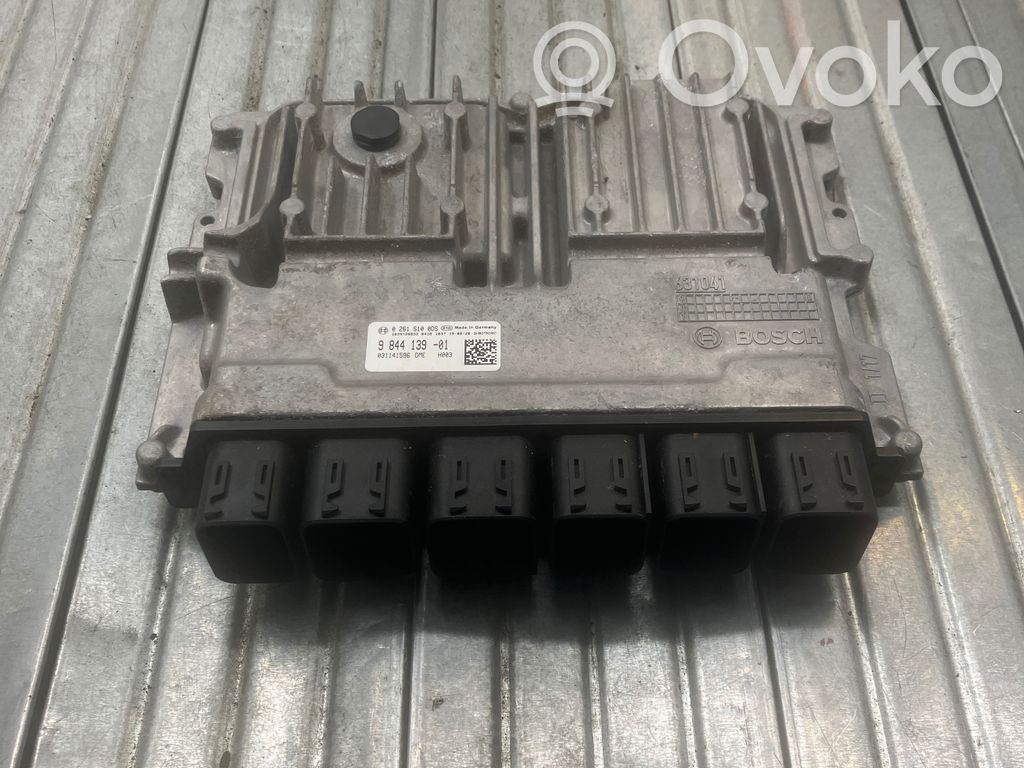 BMW 3 G20 G21 Engine control unit/module 