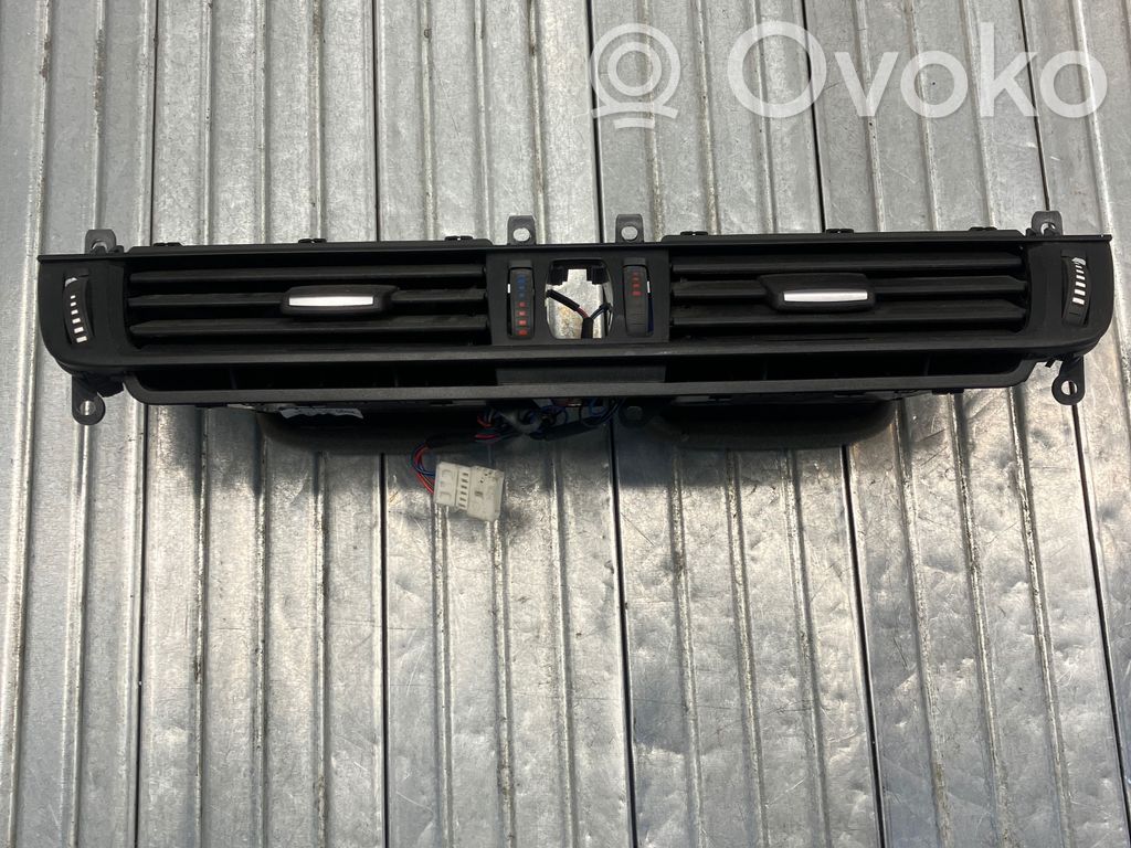 BMW X5 F15 Centrinės oro grotelės 