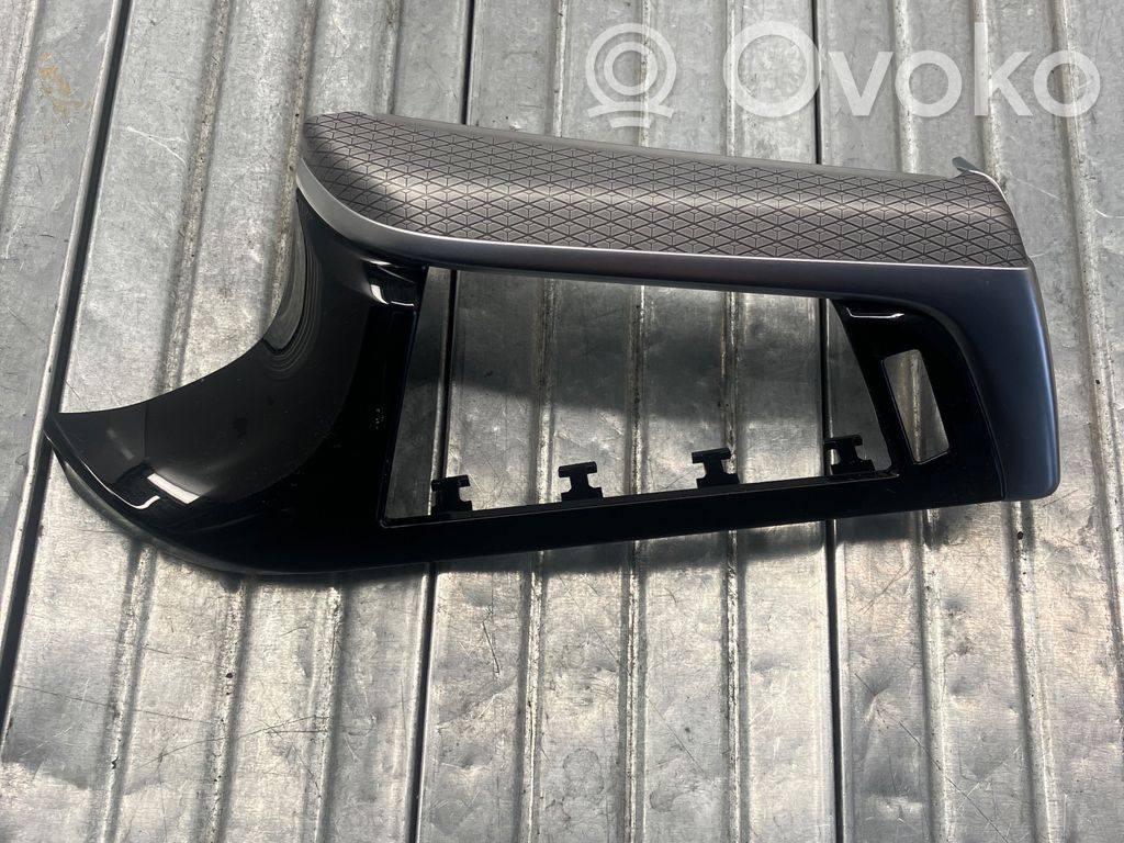 BMW 5 G30 G31 G38 Ramka schowka deski rozdzielczej 