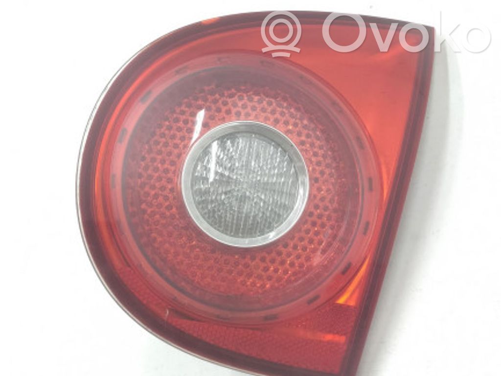 Volkswagen Golf V Lampy tylnej klapy bagażnika 